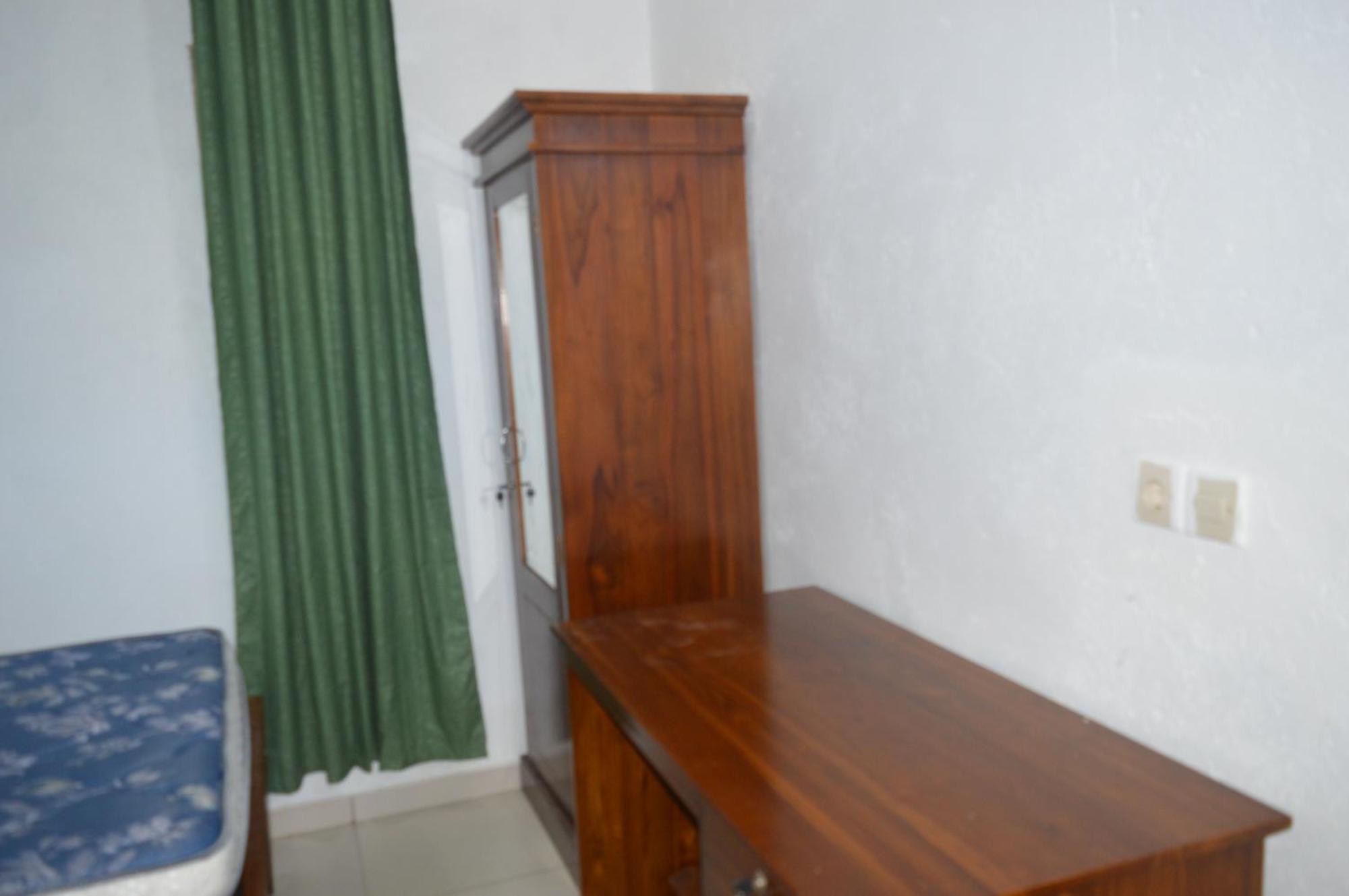 Labuan Bajo Mahoni Guesthouse Esterno foto